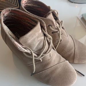 TOMS WEDGES